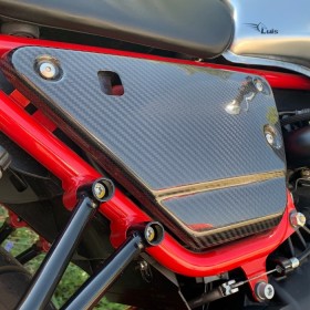 Pair of Moto Guzzi V7 III Racer carbon fiber side panels