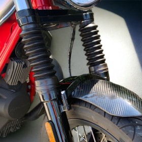 Parafango anteriore in fibra di carbonio Moto Guzzi V7 III Racer