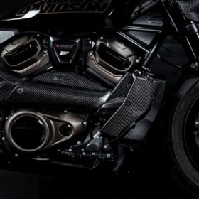 Carbon fiber radiator cover and side panels Harley Davidson Sportster S 1250