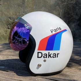 Multicolor short visor for motorcycle helmet with 3 buttons.