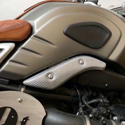 Cornice serbatoio destra in carbonio silver Alutex BMW R NineT Family Bullymachine
