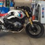 Cornice serbatoio destra bianca BMW R NineT Family Bullymachine